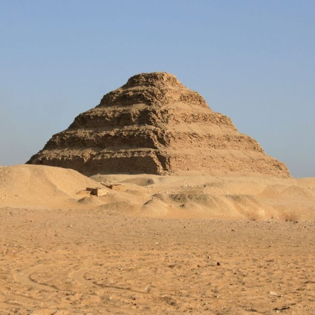 Stufenpyramide von Djoser mit Zwei Tage privater Kairo Ausflug Flugzeug | Exklusive Private Zweitägige Busreise nach Kairo